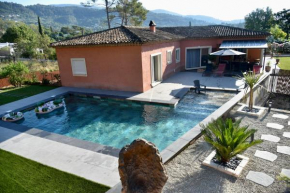 Villa moderne avec piscine à Peymeinade
